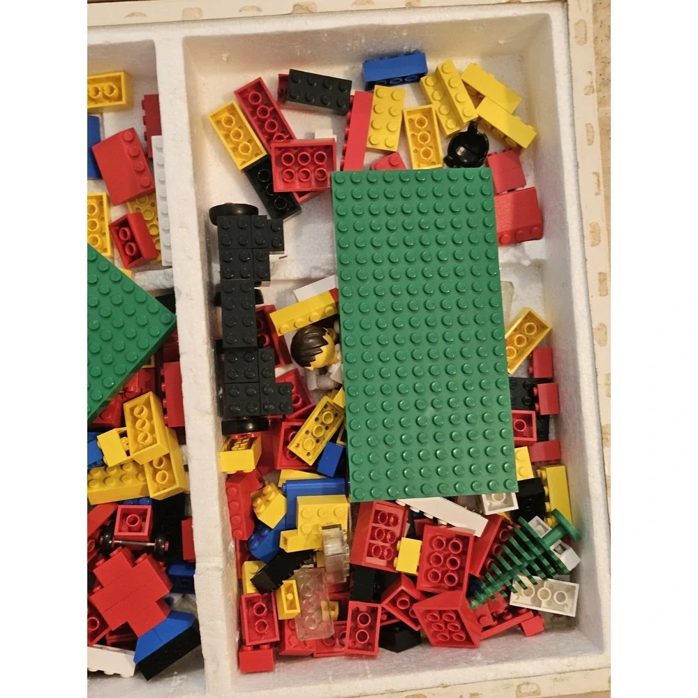 Lego Set 190 City Building w/ Figures in Original Box  Vntg Unknown If Complete